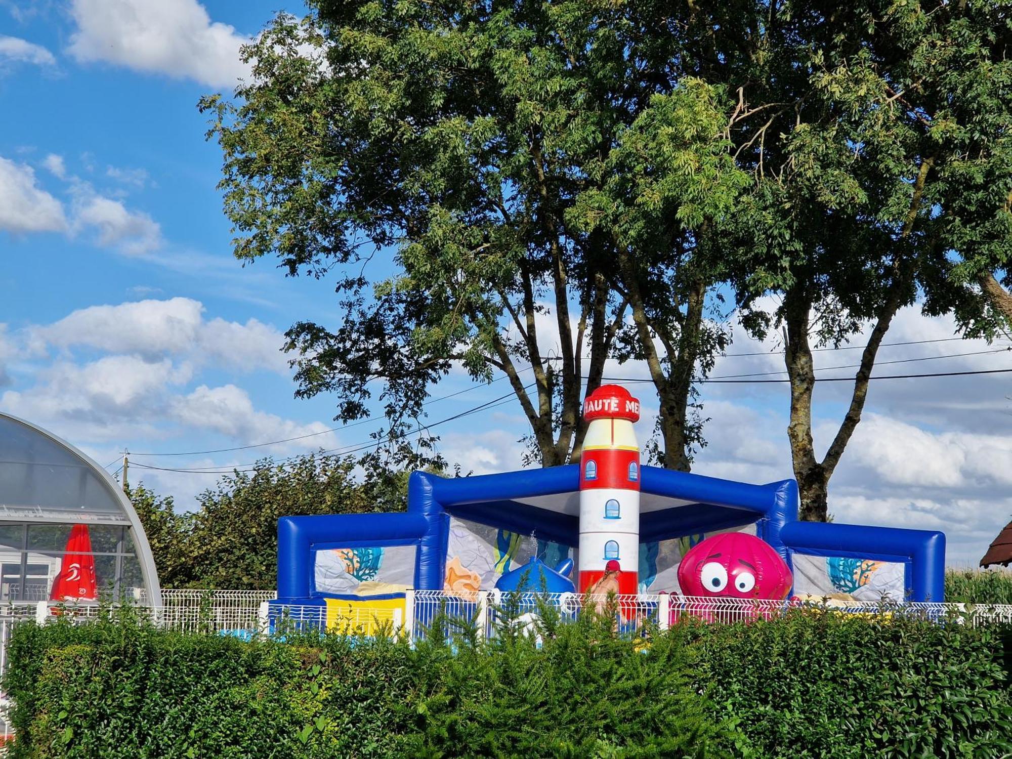 Camping Le Clos De Balleroy Eksteriør bilde