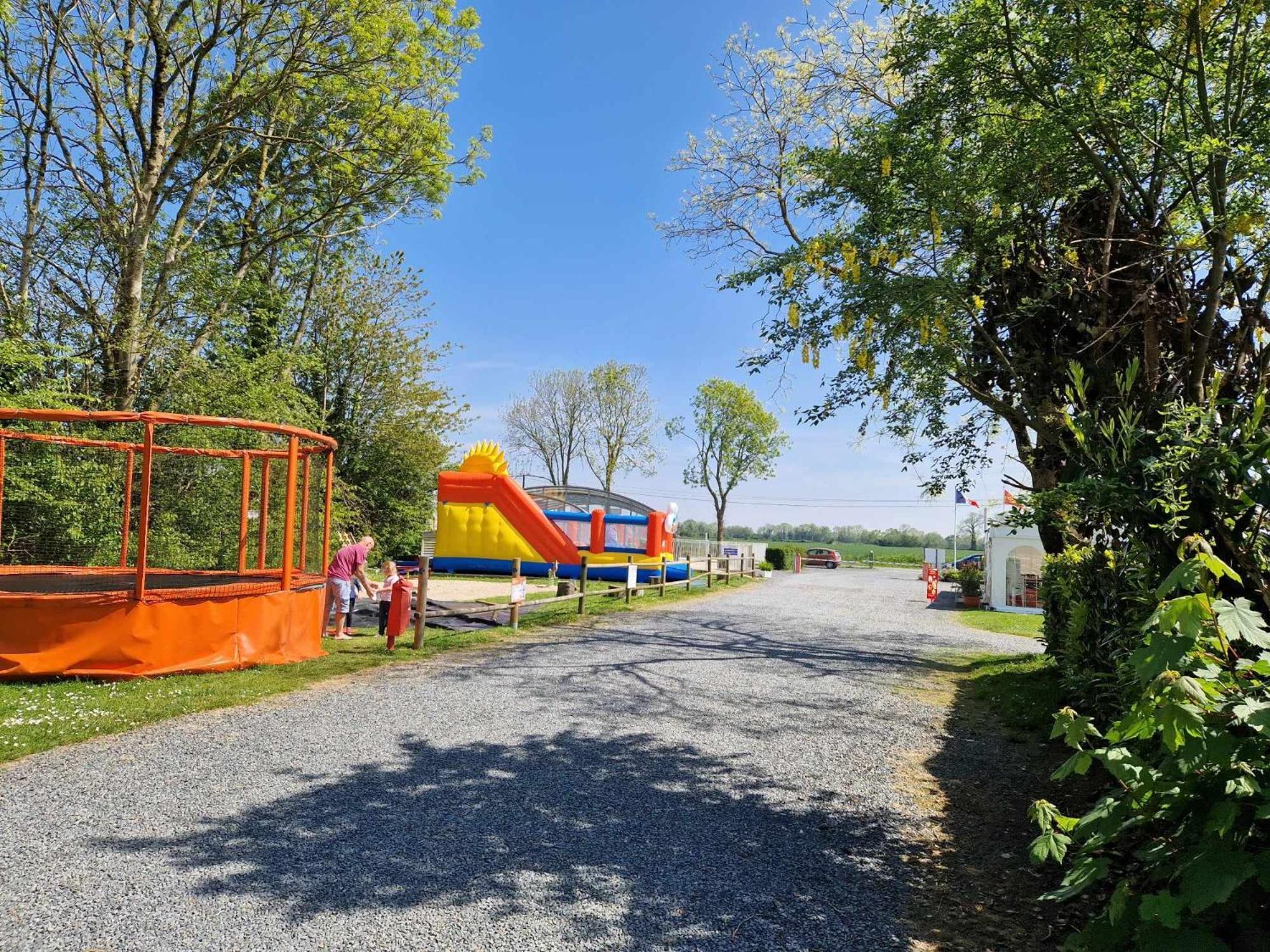 Camping Le Clos De Balleroy Eksteriør bilde