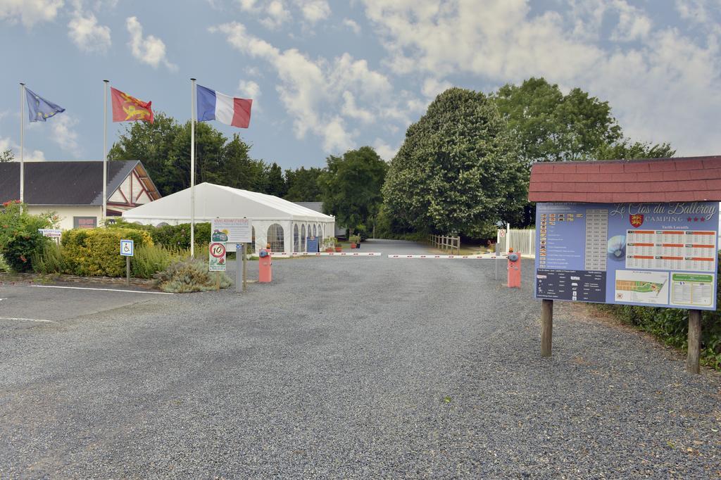 Camping Le Clos De Balleroy Eksteriør bilde