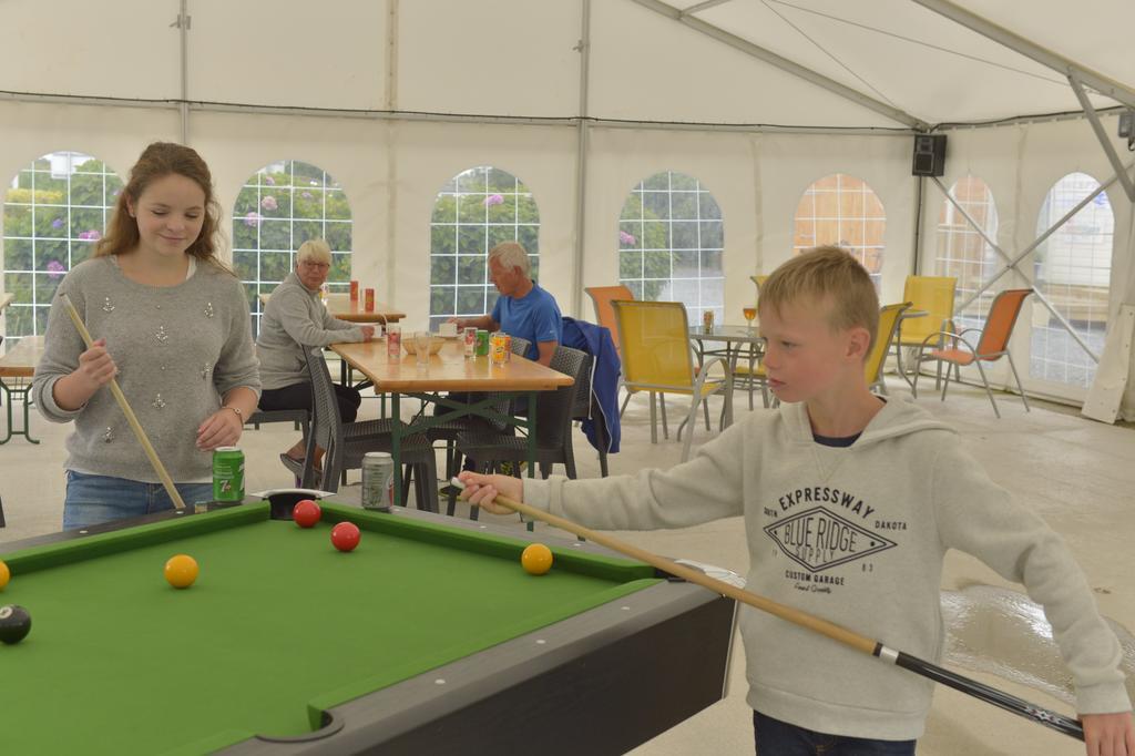 Camping Le Clos De Balleroy Eksteriør bilde